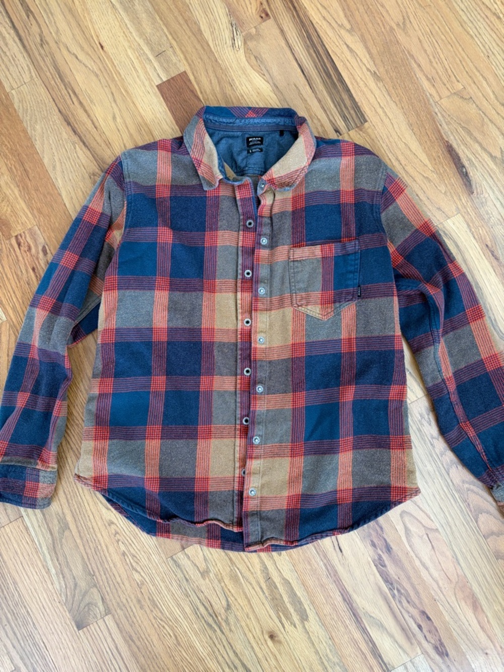Prana Women’s plaid snap down heavy shirt L